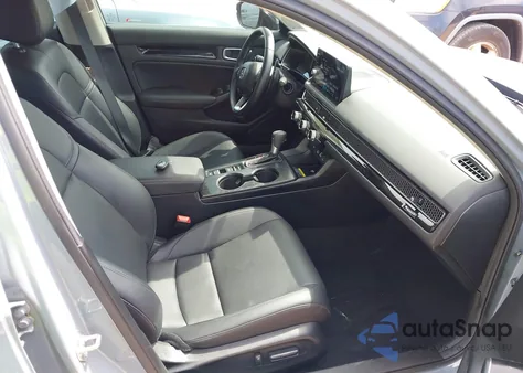 2024 Honda Civic Touring z USA, uszkodzony, nr VIN 2HGFE1F91RH320929